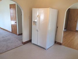 320a Virginia Avenue N  in Saint Albans, WV (Photo 5 of 8)