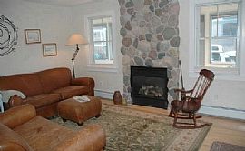 Adorable 3 Bedrooms/2 Baths Walk to Beach in Provincetown, MA