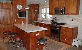 Adorable 3 Bedrooms/2 Baths Walk to Beach in Provincetown, MA (Photo 2 of 5)