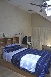 Adorable 3 Bedrooms/2 Baths Walk to Beach in Provincetown, MA (Photo 5 of 5)