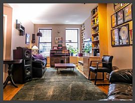 Enjoy Proximity to The City Center in Manhattan, NY (Photo 2 of 4)