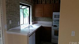 Spacious 3 Bedroom Townhouse with Finished Basement in Baltimore, MD (Photo 4 of 4)