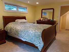 Single Family Home Has 4 Bedrooms and 2.5 Bathrooms in Sparta, NJ (Photo 3 of 10)