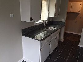 Updated 3 Bed, 1 Bath Single-Level Ranch Style Home in Portland, OR (Photo 2 of 10)