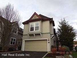 Beautiful Forest Heights 3 Bed 2.5 Bath Home with Office -  in Portland, OR (Photo 3 of 11)