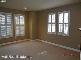 Beautiful Forest Heights 3 Bed 2.5 Bath Home with Office -  in Portland, OR (Photo 4 of 11)