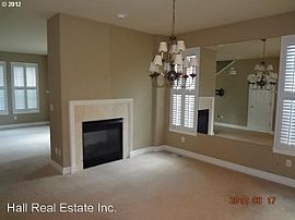 Beautiful Forest Heights 3 Bed 2.5 Bath Home with Office -  in Portland, OR (Photo 6 of 11)