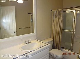 Beautiful Forest Heights 3 Bed 2.5 Bath Home with Office -  in Portland, OR (Photo 9 of 11)