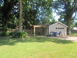 Very Nice and Spacious Updated Home in Shreveport, La in Shreveport, LA (Photo 2 of 9)