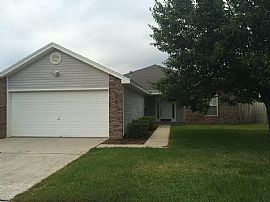  Great Rental Home. Large 3/2 with New Carpet and Paint Through in Jacksonville, FL