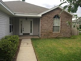  Great Rental Home. Large 3/2 with New Carpet and Paint Through in Jacksonville, FL (Photo 2 of 12)