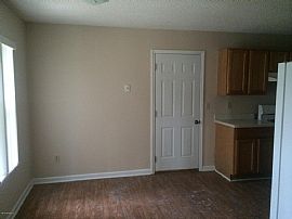  Great Rental Home. Large 3/2 with New Carpet and Paint Through in Jacksonville, FL (Photo 5 of 12)