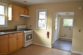  Updated 2/3 Bedroom, 2 Bathroom Home. Newer Carpets,  in Toms River, NJ (Photo 6 of 7)