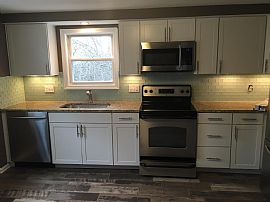 3 Bedroom, Recently Renovated, Utilities Included in Branford, CT (Photo 3 of 7)