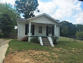 Single Family Home For Rent!! in East Ridge, TN