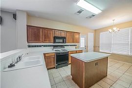 Spacious, Updated, Open Concept Kitchen to Living Room Floor Pl in Fort Worth, TX