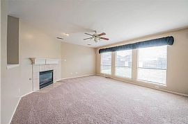 Spacious, Updated, Open Concept Kitchen to Living Room Floor Pl in Fort Worth, TX (Photo 2 of 3)