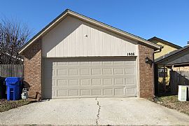 Upgraded 2 Bedroom 2 Bath Home This Home Is Pet Friendly in Norman, OK