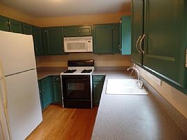 3 Bed, 2.5 Bath, 1938 Sqft, in Naperville, IL (Photo 3 of 7)