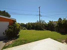 3bedroom Home For Rent Near Redbeam Ave in Torrance, CA (Photo 4 of 12)