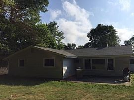 Beautifully Refreshed, Renovated and Move in Ready! in Framingham, MA (Photo 6 of 6)