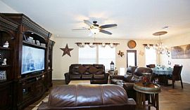 Stunning Home in Terra Vista with Many Upgrades in Victoria, TX (Photo 5 of 6)