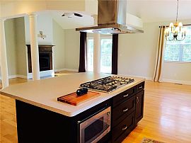 119 Walnut Street - 1 in Nitro, WV (Photo 4 of 8)