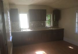 Great 3 Bedroom 2 Baths Single Family Home in Milwaukee, WI (Photo 5 of 8)