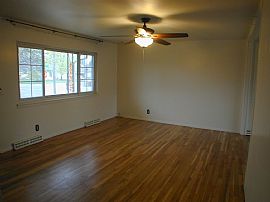 3bedrooms+2extra Room Make 5beds 2baths Single Family in Cheyenne, WY (Photo 3 of 11)