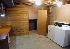 3bedrooms+2extra Room Make 5beds 2baths Single Family in Cheyenne, WY (Photo 5 of 11)