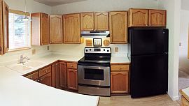 4 Bed, 1938 Sqft, $1,050 in Sandy, UT (Photo 4 of 12)