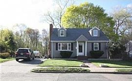 Beautiful 4 Bed Home in Auburndale, MA