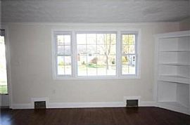 Beautiful 4 Bed Home in Auburndale, MA (Photo 3 of 6)