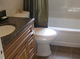 3 Bedroom 1 1/2 Bath Ranch House in New Neighborhood in Warwick, RI (Photo 6 of 9)