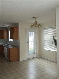 Nice Home Nestled in Willow Bend Neighborhood Features 3 Bedroo in Lexington, KY (Photo 3 of 10)