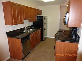 Immaculate 1 Bedroom Condo in The Villa Bonita Complex in San Diego, CA (Photo 3 of 3)