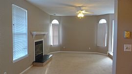 2 Bedrooms in Greenbriear Are of Chesapeake in Chesapeake, VA (Photo 3 of 5)
