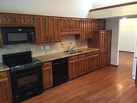 Updated Town Home in Stellar Ne Heights Neighborhood in Albuquerque, NM (Photo 4 of 10)