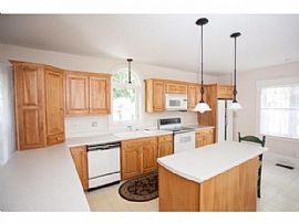 3 Bed, 2168 Sqft, $1,250 in Bedford, NH (Photo 2 of 10)