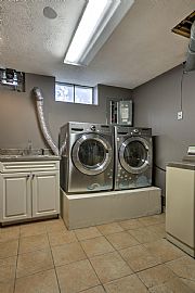 Great Location! Beautiful Trees in Bellevue, NE (Photo 11 of 12)