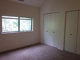 Desirable Large Three Bedroom End Unit Townhouse in Private Set in Bethel, CT (Photo 4 of 6)