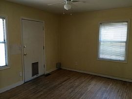 Great 4 Bedroom 2 Bath Home in E Zenith Ave,Salt Lake City in Salt Lake City, UT (Photo 2 of 9)