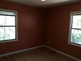 Great 4 Bedroom 2 Bath Home in E Zenith Ave,Salt Lake City in Salt Lake City, UT (Photo 5 of 9)