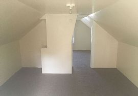 Large  Great 3 Bedroom/2 Baths Single Family in Milwaukee, WI (Photo 5 of 8)