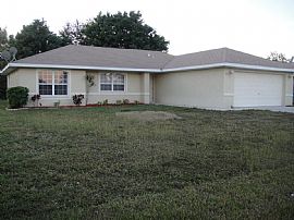 Charming 3/2/2 Home in Cape Coral, FL