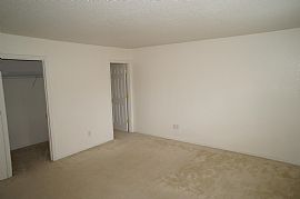 Four Bedroom House Carbondale Quiet Neighborhood in Carbondale, IL (Photo 3 of 6)