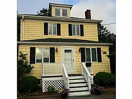 Immaculate Home! 4 Bedrooms, 2 Full Baths, Refinished Hardwoods in Middletown, RI