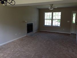 Great Two-Story Single Family Home  in Arnold, MO (Photo 4 of 11)