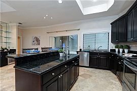 Colonial Home with 3 Bedrooms 2 Bathrooms in Newark, NJ (Photo 4 of 6)