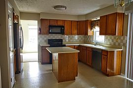 $1850 / 5br ? 3.5 Bdrm Single Family Home For Rent in Ellicott City, MD (Photo 3 of 11)